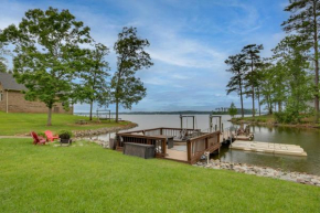 Lakefront Paradise with Private Deck and Kayaks!